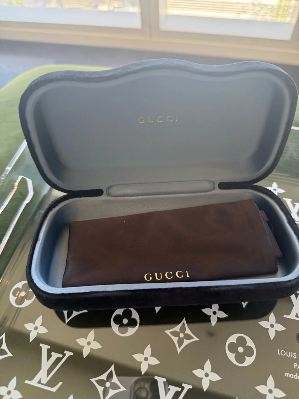 Gucci Black Square Logo-Arm Sunglasses